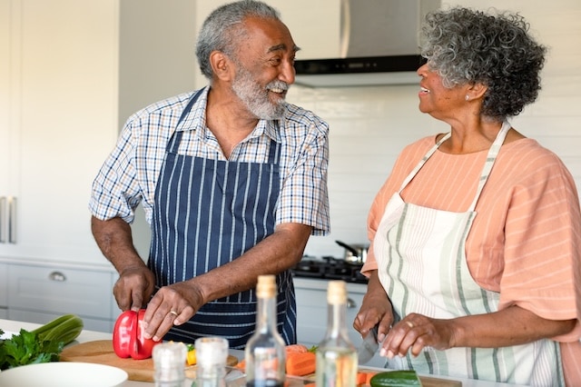10 Reasons Baby Boomers Are Reluctant to Downsize Their Homes 2 cooking baking class senior retiree