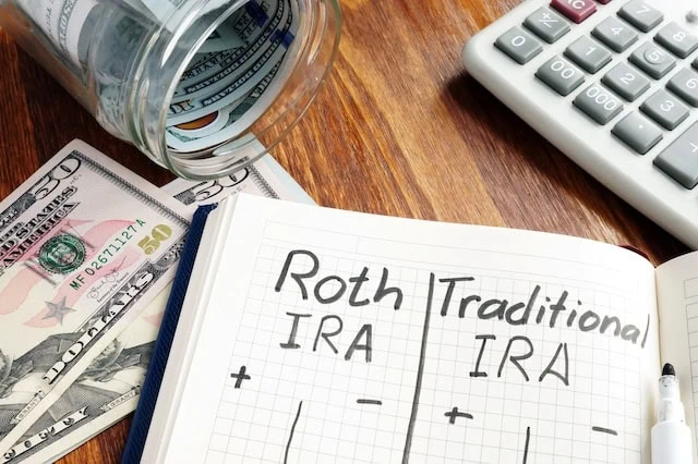 What's the Best Tax Bracket for a Roth IRA Conversion? 4 advantage disadvantage roth traditional ira 640