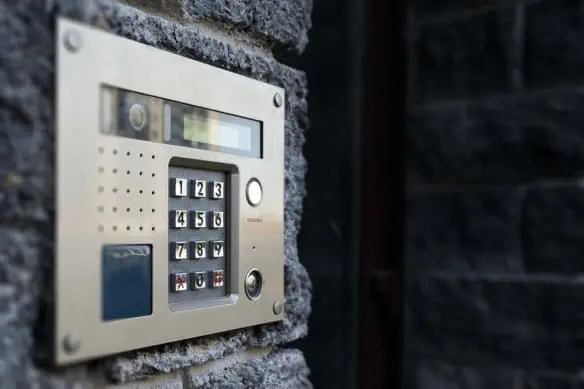 apartment intercom system with door release