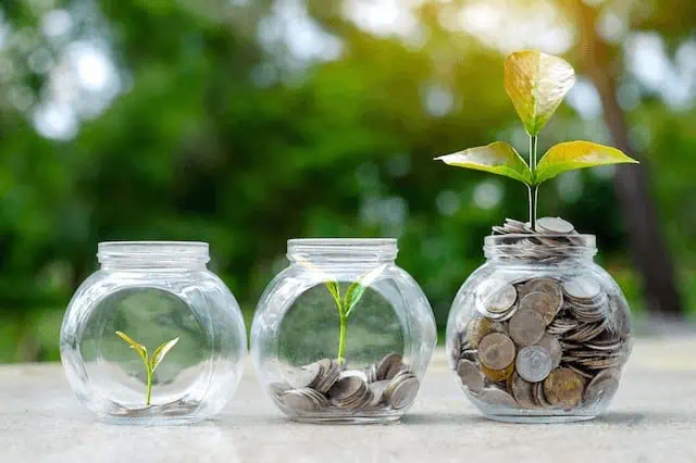 What is a Certificate of Deposit (CD) and How Does It Work? 2 Best CD Alternatives jars coins