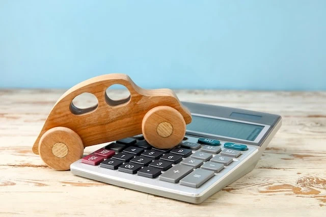 Should You Buy a Car Outright or Finance It? 7 car owner wood calculator financing