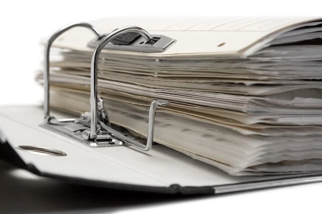 Downsizing in Retirement? 10 Tips to Follow 11 death binder retirement file folder