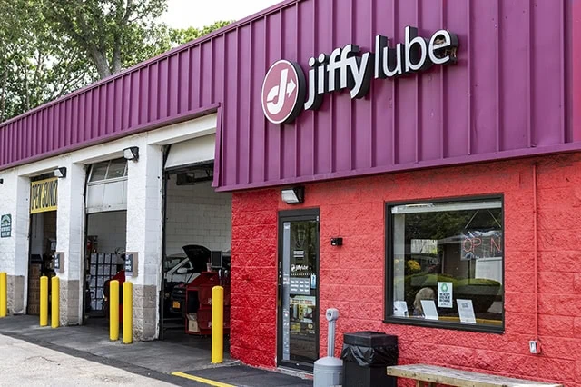 The Best REITs You Can Buy in 2025 6 a jiffy lube location.
