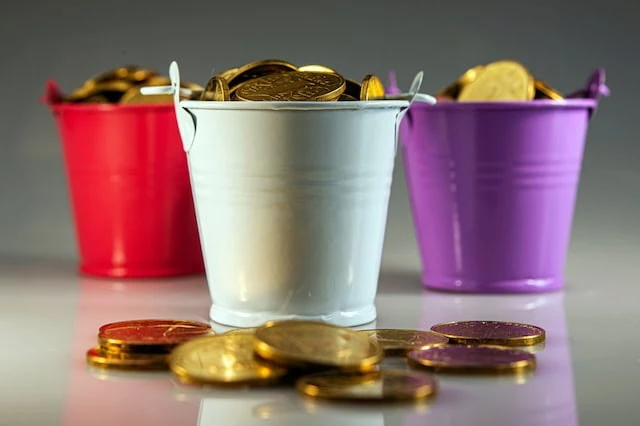 gold coin buckets retirement savings 640