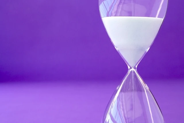 How Much Does Financial Advice Cost? 5 hourglass time lower taxes