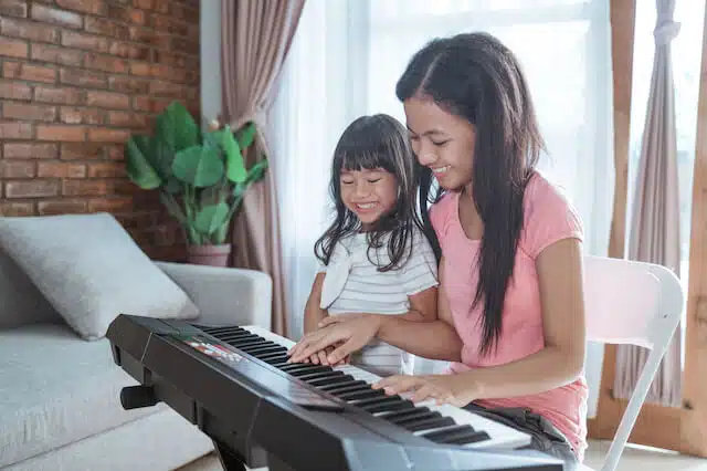 music lessons kids piano keyboard