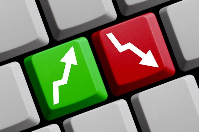 10 Best ETFs to Beat Back a Bear Market 15 concept of two keys on a keyboard, one with a green up arrow, one with a red down arrow.