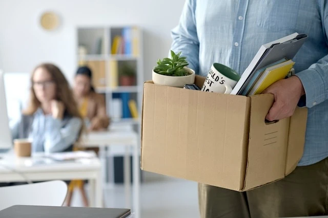 10 Worst 401(k) Money Mistakes to Avoid 10 quit fired leave job desk box unemployed