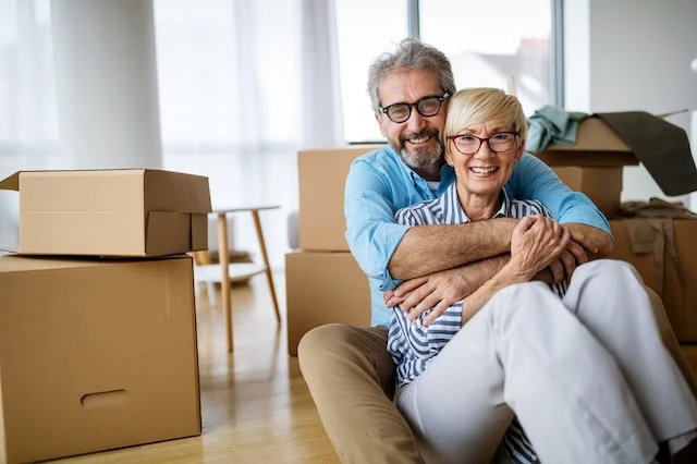 Downsizing in Retirement? 10 Tips to Follow 2 retire senior moving