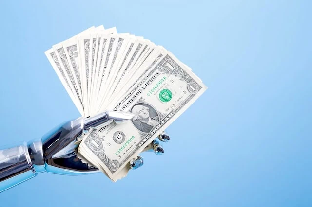 Should You Use a Financial Robo-Advisor? 6 Considerations 2 robo advisor advantages cash 640